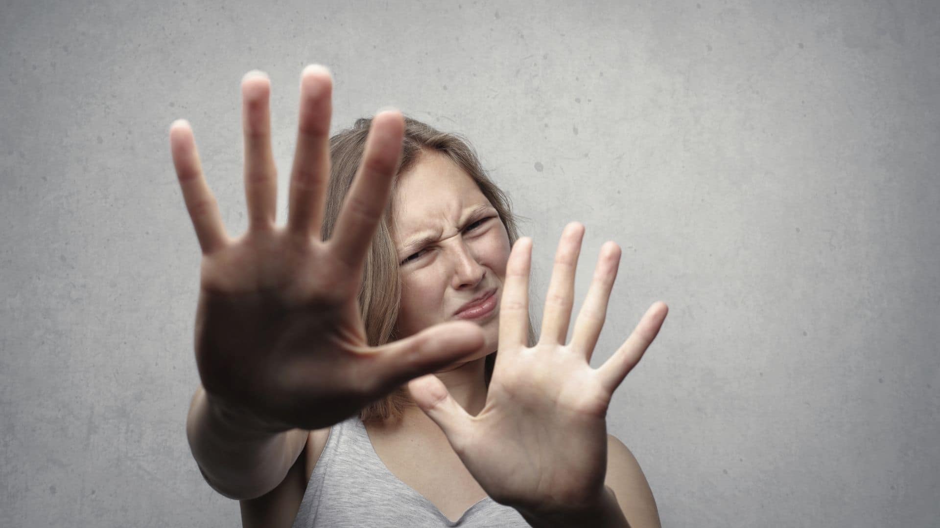 Blocking mental barriers How investor manage mental bias in FAQ investors ask about brain-training.